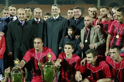 В финальном матче футбольного турнира на кубок премьер-министра Армении выступили команды Министерства обороны и Полиции Республики Армения 