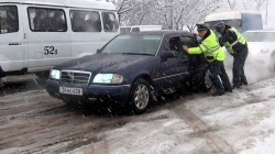 Հանրապետությունում առատ ձյուն է տեղացել: Վարորդներին կրկին հորդորում ենք մեքենա վարել միայն անհրաժեշտության դեպքում (ՏԵՍԱՆՅՈՒԹ և ԼՈՒՍԱՆԿԱՐՆԵՐ)