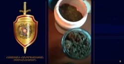 Գառնիի բնակիչներից մեկի տանը թմրանյութ է հայտնաբերվել (ՏԵՍԱՆՅՈՒԹ) Գառնիի բնակիչներից մեկի տանը թմրանյութ է հայտնաբերվել (ՏԵՍԱՆՅՈՒԹ)