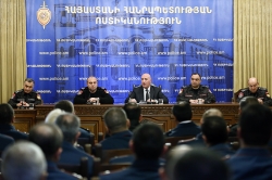 Արման Սարգսյանը ներկայացրել է ոստիկանության պետի նորանշանակ տեղակալ Հայկ Մհրյանին /ՏԵՍԱՆՅՈՒԹ, ԼՈՒՍԱՆԿԱՐՆԵՐ/ Արման Սարգսյանը ներկայացրել է ոստիկանության պետի նորանշանակ տեղակալ Հայկ Մհրյանին /ՏԵՍԱՆՅՈՒԹ, ԼՈՒՍԱՆԿԱՐՆԵՐ/
